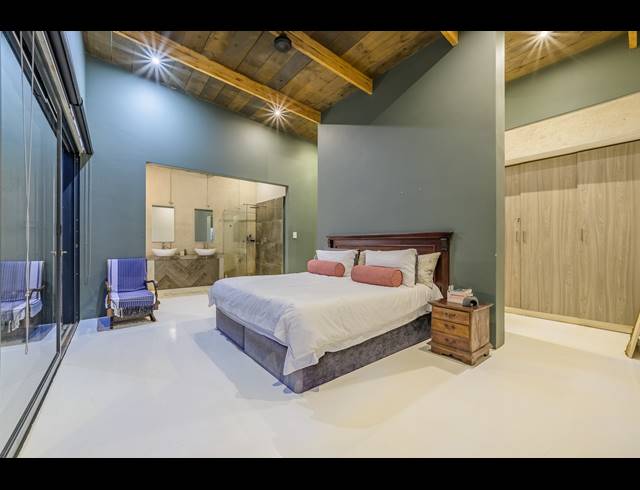 4 BEDROOM HOUSE FOR SALE IN SHEFFIELD BEACH